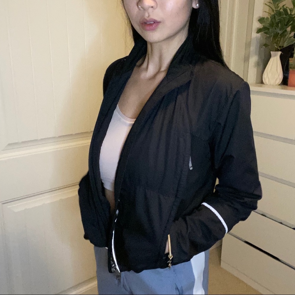 NIKE lightweight windbreaker